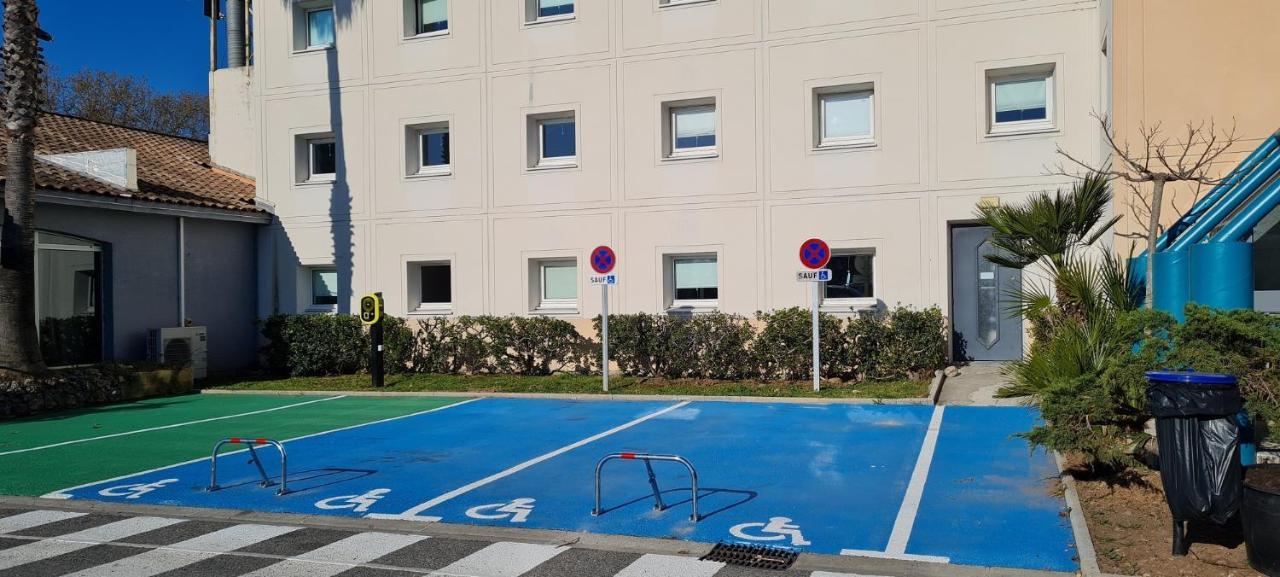 Hotelf1 Frejus Roquebrune Sur Argens Exteriör bild